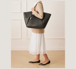 Stuart Weitzman HANDBAGS-CHANGE LOCATION