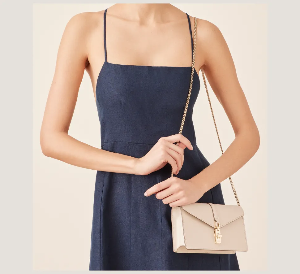 Stuart Weitzman HANDBAGS|The SW Exclusives Collection-CHANGE LOCATION